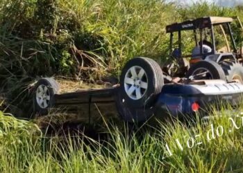 VÍDEO: Carro capota na PA-415; confira mais detalhes na reportagem