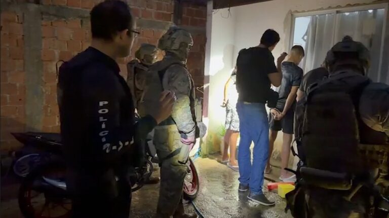 PC realiza segunda fase da Operação 'Concreto Armado' — Foto: PCPA