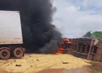 Colisão entre carreta e caminhão baú deixa um morto na BR-163, no Pará. — Foto: Reprodução/Redes sociais