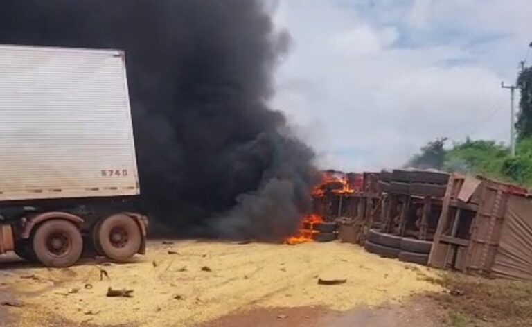 Colisão entre carreta e caminhão baú deixa um morto na BR-163, no Pará. — Foto: Reprodução/Redes sociais