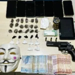 Dupla é presa com drogas, revólver e celulares durante ação policial em Uruará