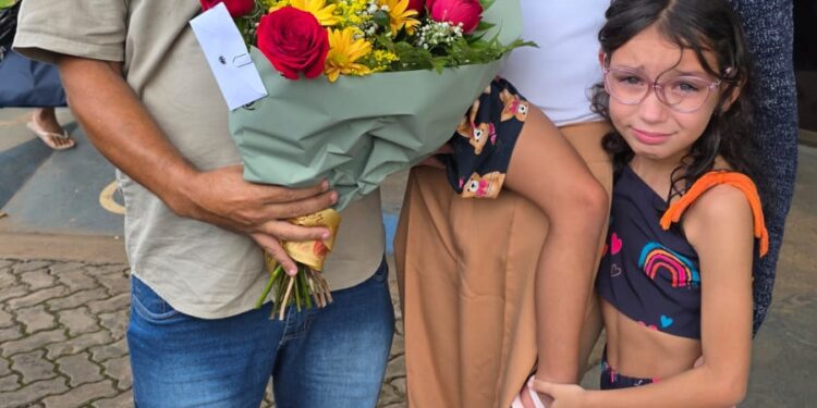 Após 28 dias internada na UTI, Isadora Lopes, de 5 anos, vence quadro grave de pneumonia bacteriana e recebe alta em Altamira (PA)