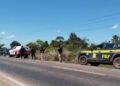 fonte A imagem em destaque mostra o local onde houve o confronto dos suspeitos com a Polícia Militar.