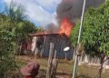 Incêndio destrói residência na comunidade Mocotó, em Senador José Porfírio (PA)
