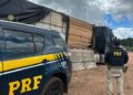 PRF apreende 47 m³ de madeira transportada ilegalmente durante fiscalização na BR-230, em Marabá/PA