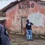 Polícia realiza ação para remover pichações ligadas a facções criminosas em muros públicos de Vitória do Xingu (PA)