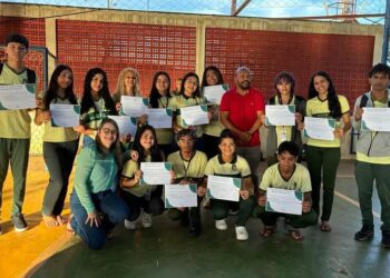 DRE Altamira fortalece protagonismo juvenil com posse de grêmios estudantis em escolas estaduais