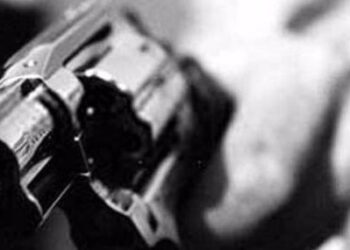 Homem é morto com seis tiros ao lado de posto de combustíveis em Benevides