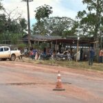 Moradores bloqueiam BR-163 entre Rurópolis e Santarém para cobrar recuperação da rodovia
