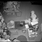 VÍDEO: Criminoso invade açougue pelo telhado e furta dinheiro e celular em Vitória do Xingu
