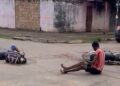 Em Vitória do Xingu, motociclista avança preferencial, colide com carro e foge do local do acidente; confira na reportagem da TV Vitória