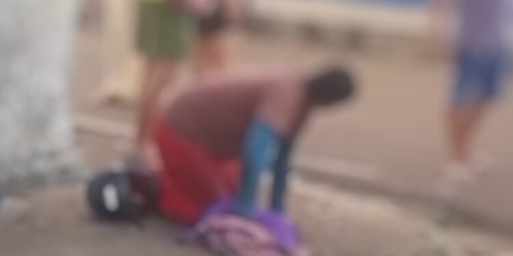 Jovem é baleado enquanto pilotava motocicleta em rua de Altamira