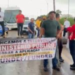 Professores e moradores da zona rural interditam a Transamazônica durante protesto por melhorias na educação em Anapu