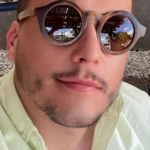 Ator é achado morto dentro de quarto de motel com 2 homens; saiba quem é
