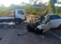 Duas pessoas morrem em batida entre carro e caminhão na Transamazônica, no PA