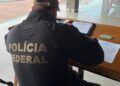 Agente da Polícia Federal (PF) durante operação que investiga desvio de verbas da educação pública no Pará. — Foto: PF