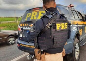 PRF cumpre mandado de prisão por tráfico de drogas na BR-163, em Santarém