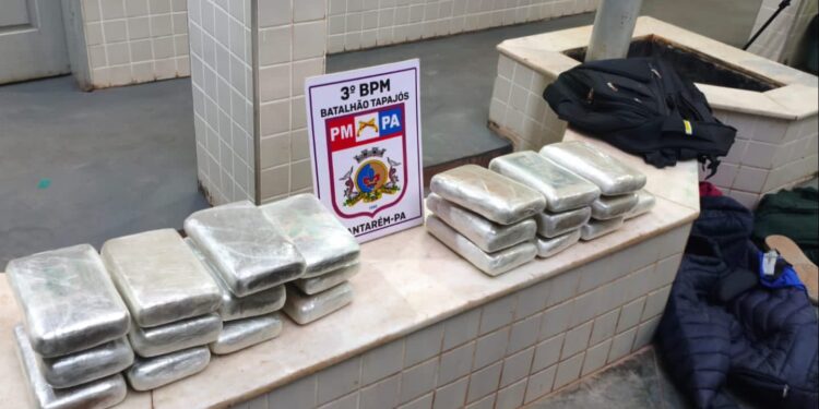 Suspeito é preso com 22 tabletes de drogas em ônibus que seguia de Santarém para Altamira