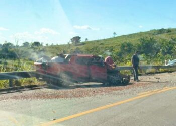 Três mulheres morrem em acidente entre carro e caminhonete na BR-422. — Foto: Reprodução/Redes sociais