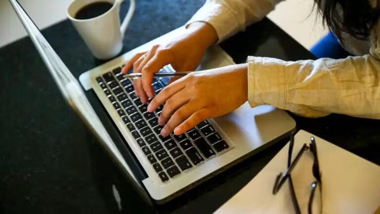 Programa oferta R$ 15 mil em apoio e cursos de inglês para empreendedoras e seus filhos no Pará — Foto: Marcelo Camargo/Agência Brasil