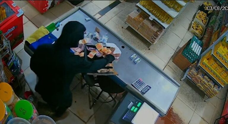 Criminosos roubaram dinheiro e pertence de mercado no interior do Pará — Foto: Reprodução das Redes Sociais.