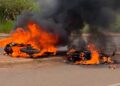 Duas motocicletas pegam fogo após colisão na Rodovia Ernesto Acioly, em Altamira