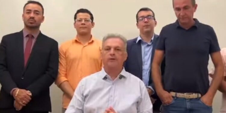 Prefeito de Altamira exige resposta da Águas do Pará sobre extravasamento de esgoto