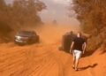 Caminhonete tomba em trecho com muita poeira na Transamazônica entre Medicilândia e Uruará