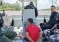 Em Breves, equipe da Base Fluvial Antônio Lemos, da Segup, conduzem suspeito para a Delegacia (Foto: Reprodução / Redes Sociais)